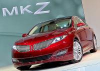 2013 LINCOLN MKZ: Lacking Lincoln
