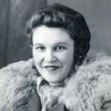 HELEN(E) MARJORIE WADE (HOLMES) Obituary pic