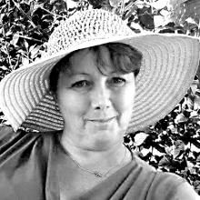 AMY ROXANE REYNOLDS Obituary pic