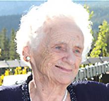 GERTRUDE LILLIAN QUEEN (BALL) Obituary pic