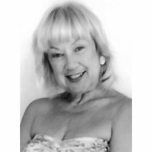 LAUREN ALANNA SMITH Obituary pic