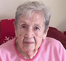 DAPHNE EVELYN ARNOTT Obituary pic