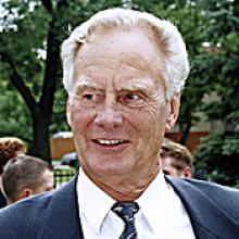 DOUGLAS ARTHUR MCCARTNEY Obituary pic
