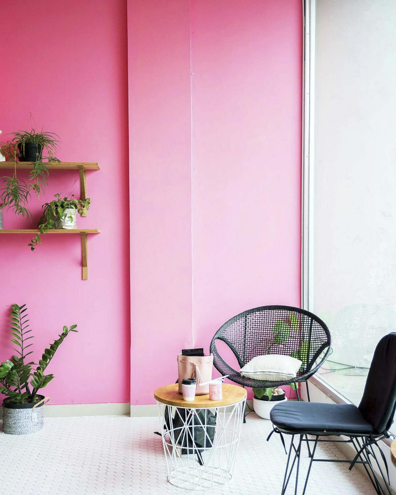<p>Stefan Tann / TNS</p><p>Pair pink with bright and dark colours. </p>