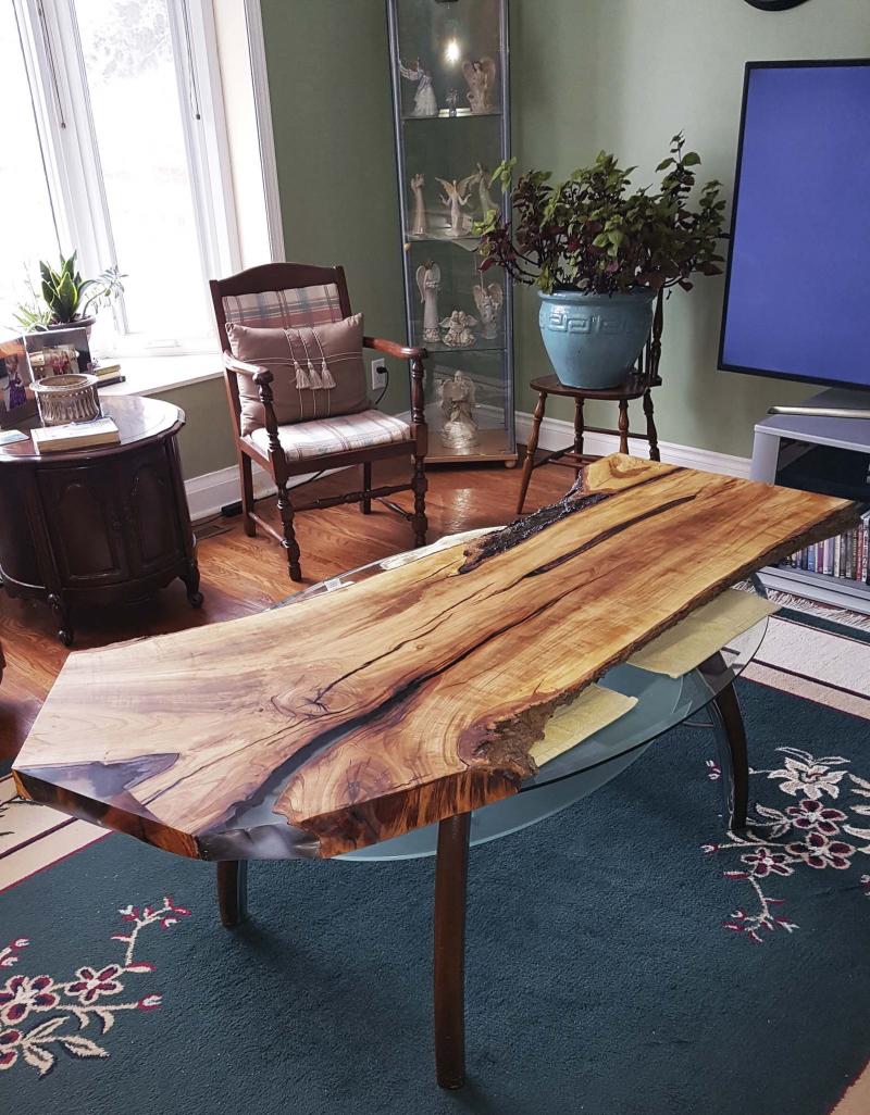 <p>Supplied </p><p>Winnipegger Bob Russell sells wood slabs to people with a DIY project in mind, but also takes custom orders.</p>