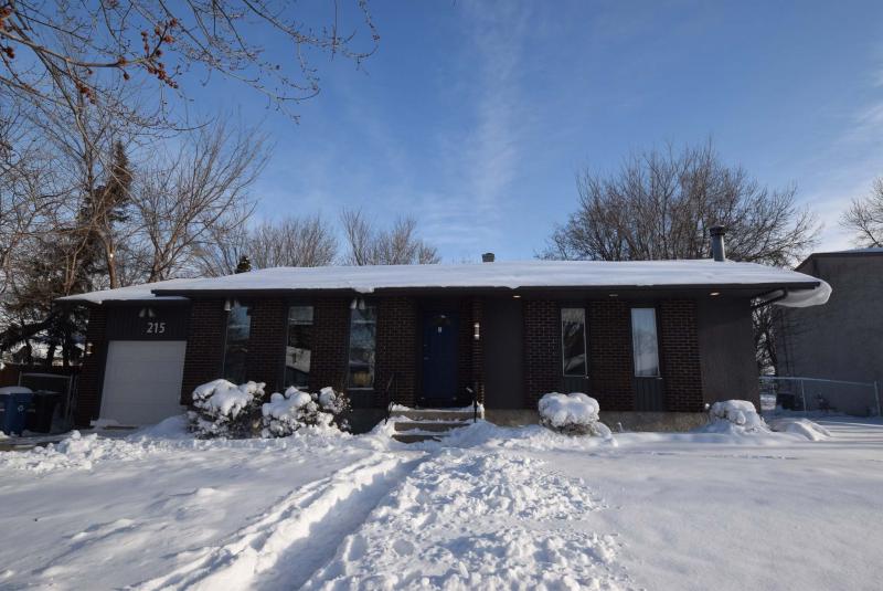 <p>TODD LEWYS / WINNIPEG FREE PRESS</p><p>Try to guess the age of the bungalow at 215 Darwin St. and you may fail. But don't worry, the interior is so spacious and fresh that you'll forget your confusion immediately.</p>