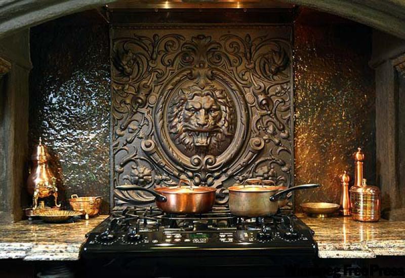 Belinda Bilou and Stephan Sosnick transformed their plain builder's special home into a Venetian retreat. (Canwest News Service photos)
