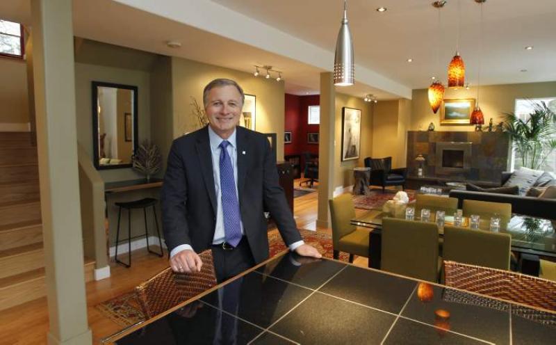 RE/MAX Executive Realty's Cliff King at 261 Wildwood Park.