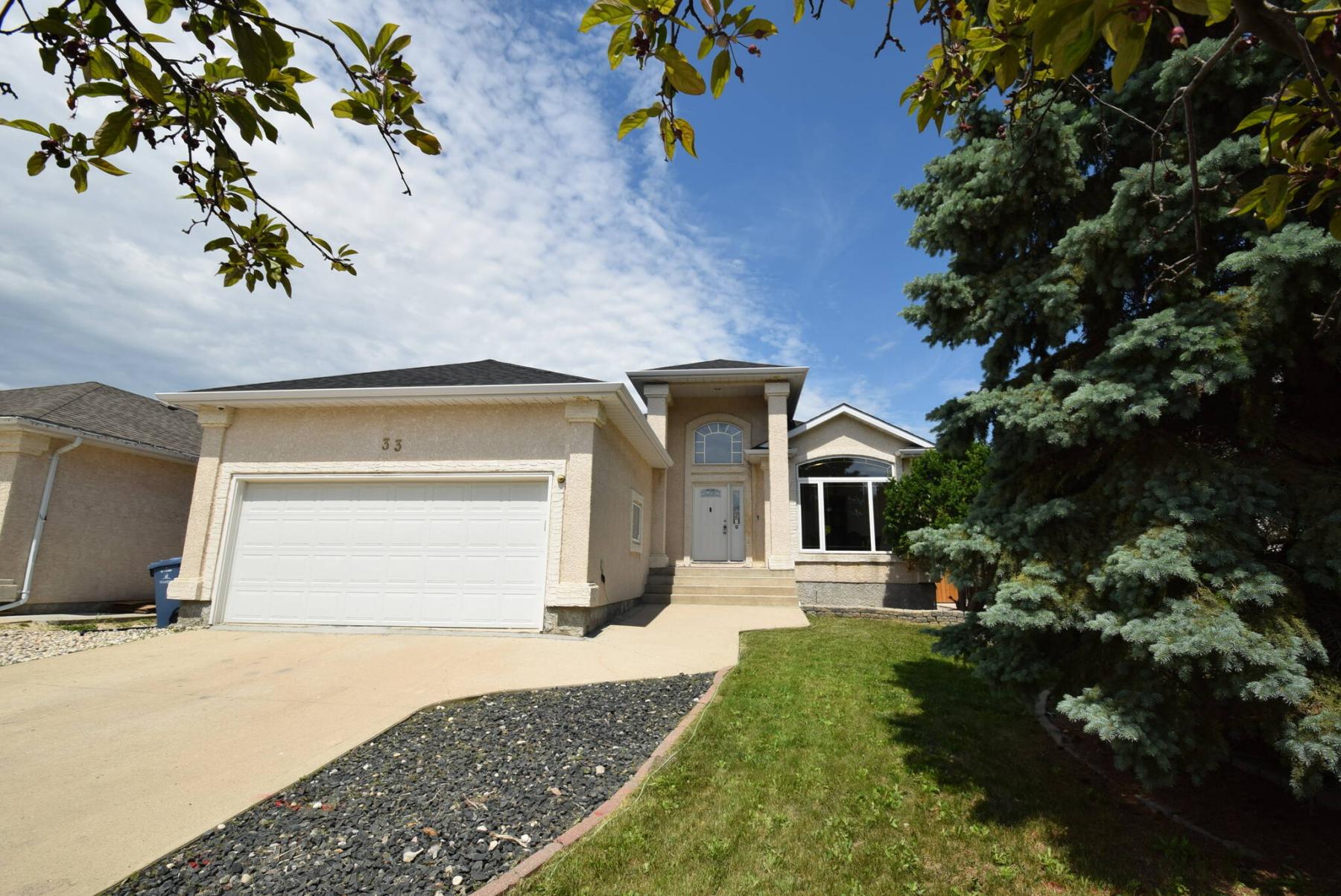  <p>TODD LEWYS / FREE PRESS</p>
                                <p>A gold-winning show home in 2001, this 1,871 sq. ft. bungalow boasts plenty of space in a fabulous location.</p> 