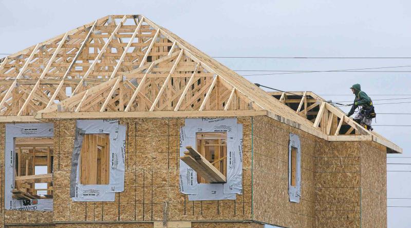 KEN GIGLIOTTI / WINNIPEG FREE PRESS files 
The minimum down payment for new insured mortgages will increase from five per cent to 10 per cent for the portion of the house priced above $500,000.