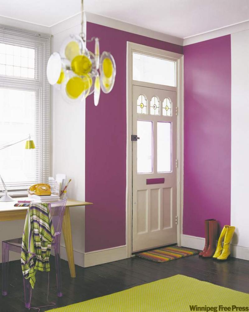 The foyer is an open-concept, so the bit of strong colour doesnât overwhelm.