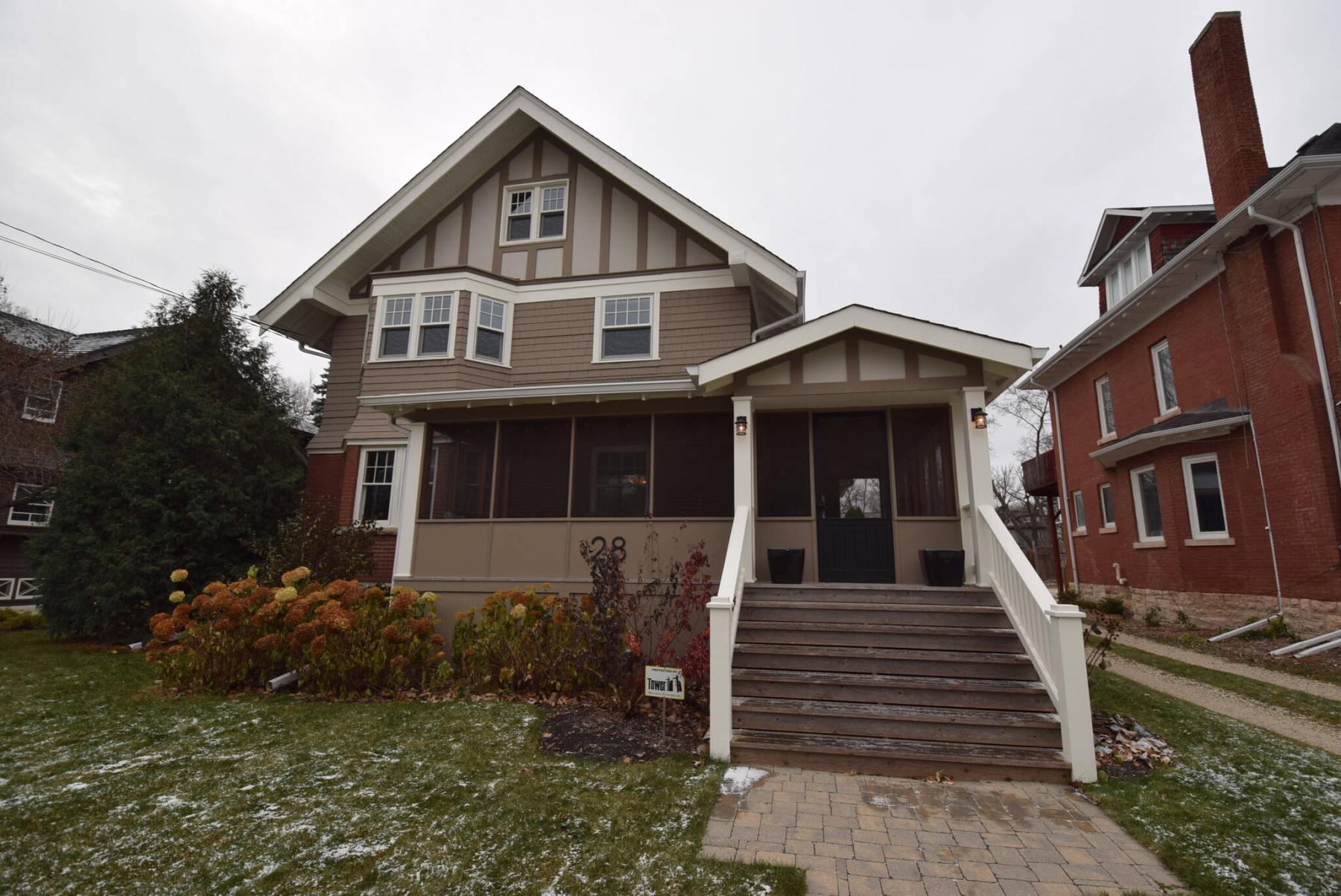  <p>Todd Lewys / Free Press</p>
                                <p>Custom built in 1909, the Armstrong&rsquo;s Point dwelling offers a combination of yesteryear character and modern functionality.</p> 