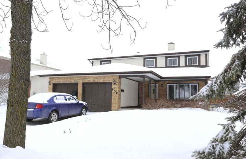 130 The Bridle Path N.