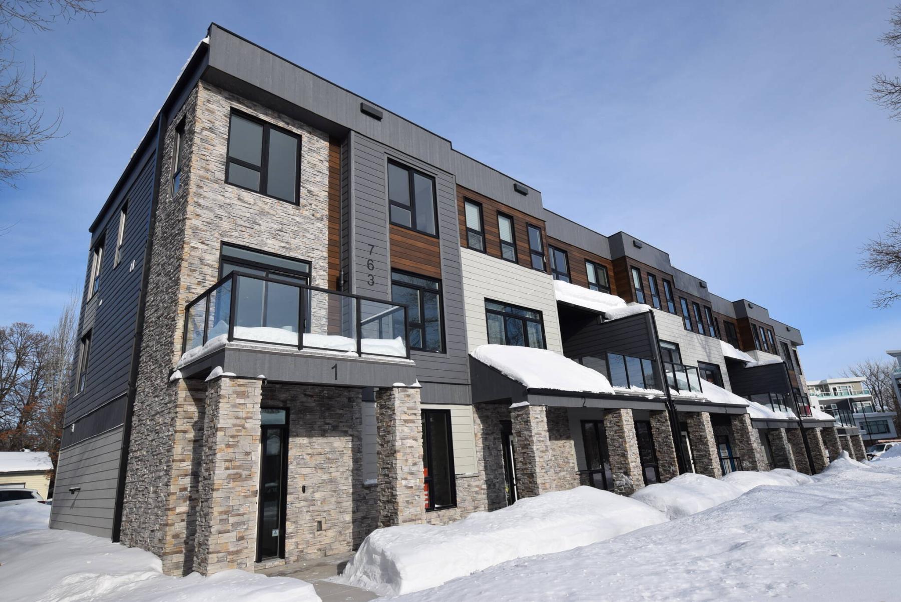  <p>Situated in a quiet area next to the Red River and mature forest, Aspire at Wildewood Village offers spacious, well-designed townhomes.</p> 