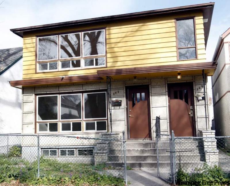 569/571 Manitoba Ave.