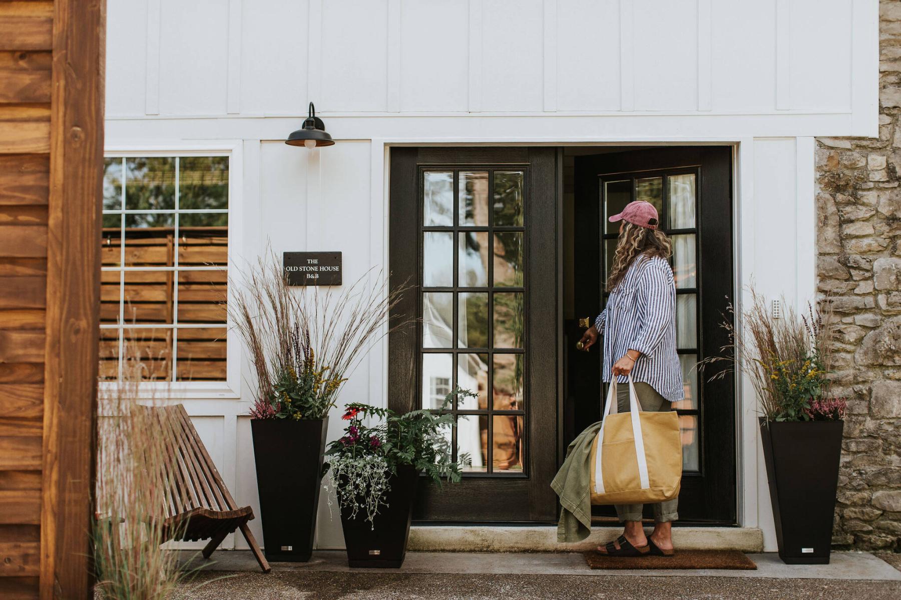  <p>Veradek photo</p>
                                <p>The Pure Midland series of planters from Veradek are front-porch ready and are available in two sizes.</p> 
