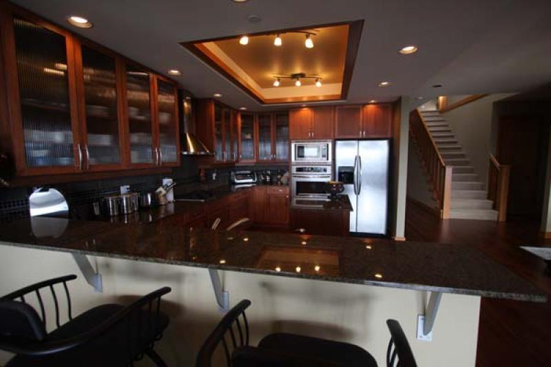 Pat and Kevin Lote successfully turned what they saw on home improvement TV shows into a gorgeous home. They're the exception, warn designers and TV hosts.
