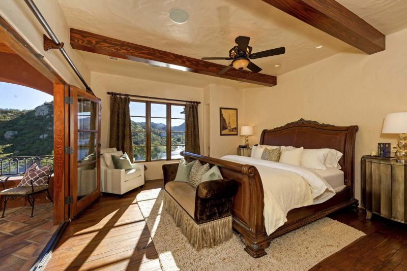 <p>Compass</p><p>Tom Petty's lakeside home is listed for US$5.495 million. Petty, who died last year at 66, bought the home more than a decade ago for about US$4.41 million.</p>