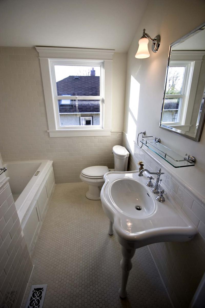 <p>Darren Stone / Victoria Times Colonist files</p><p>Older windows may have a gap between frame and the wall. If this area is mostly uninsulated it may be an ideal location for condensation.</p>