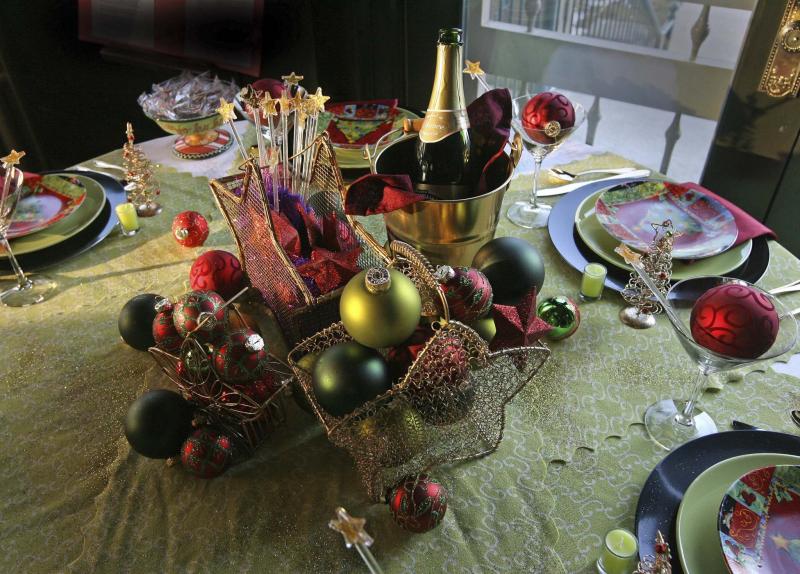 <p>Christina Ryan / Calgary Herald files</p><p>Christmas tablecloths often end up with a variety of different stains on them during the holiday season.</p>