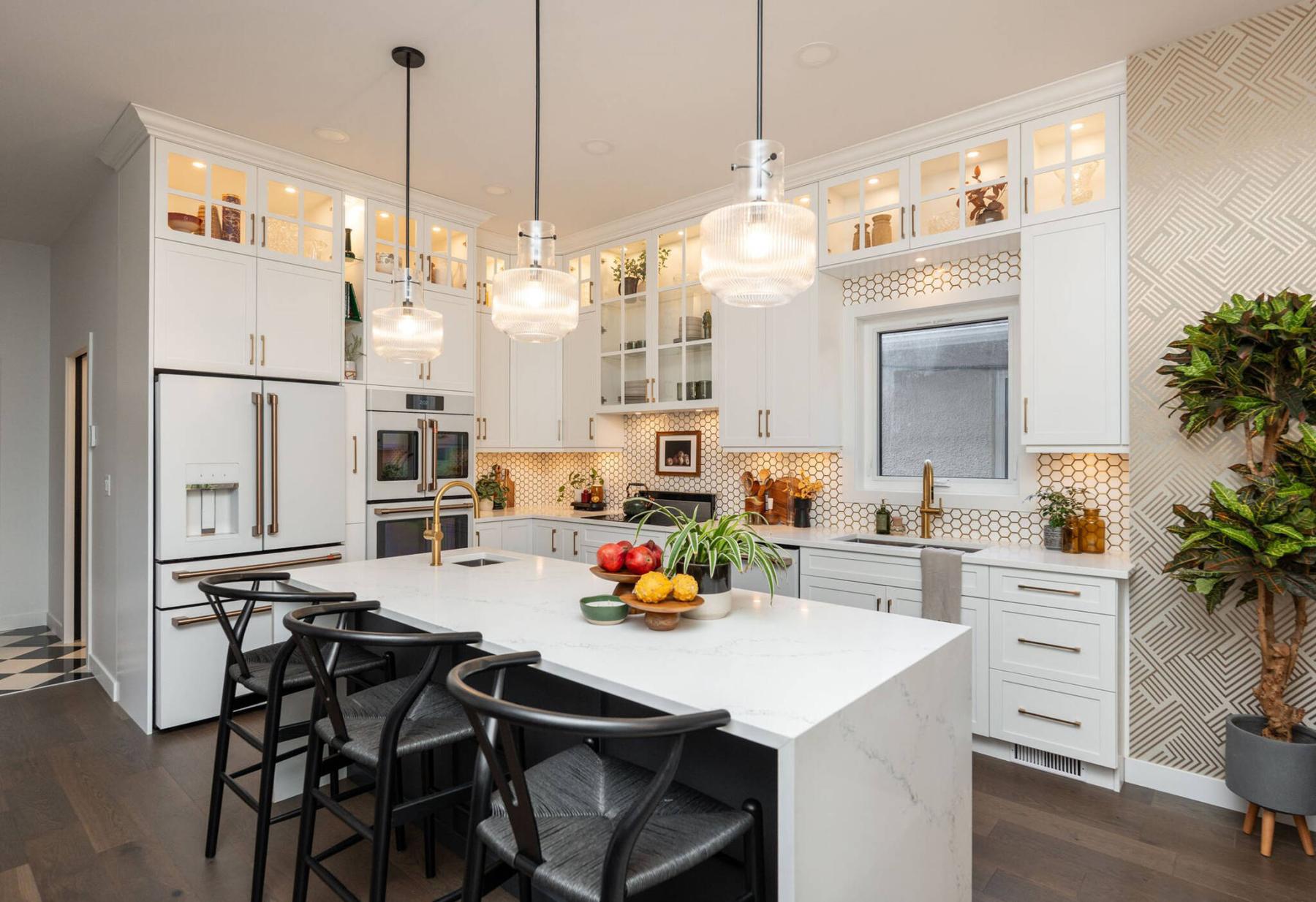  <p>MHBA photo</p>
                                <p>Beware this summer of contractors offering cash-only deals with a handshake &lsquo;contract&rsquo; when considering home-renovation quotes.</p> 