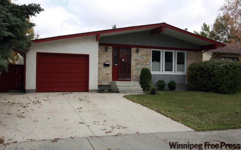 SOLD & OFFERED Oct. 25/09 Winnipeg Free Press Homes