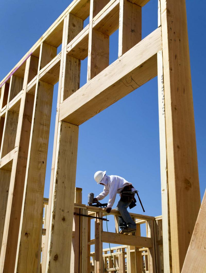 <p>David Paul Morris / Bloomberg files</p><p>It&rsquo;s important to know a number of factors may impact the building schedule of a new home.</p>