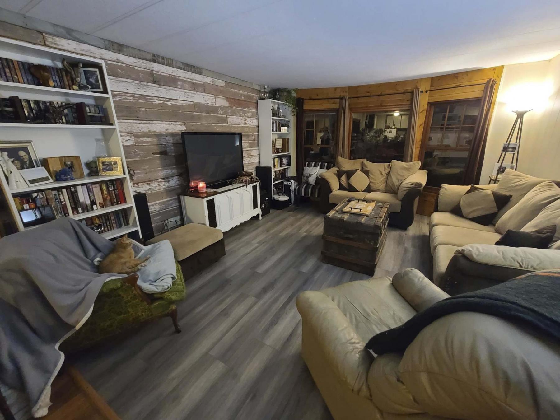 <p>Supplied photos</p><p>Thanks to some southern Manitoba barn board, home sweet home has never looked better! The barn wood for the Oar living-room wall came from an old outbuilding near Domain.</p></p>