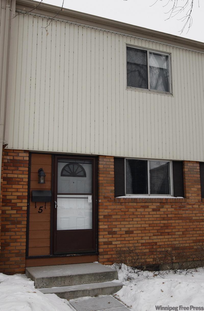 #5-3887 Ness Ave