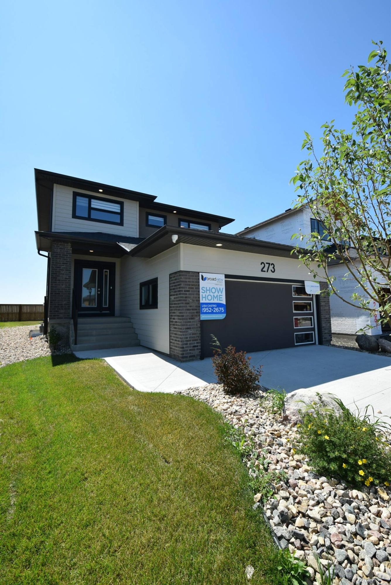  <p>TODD LEWYS / FREE PRESS</p>
                                <p>The Easton is a 2,135 sq. ft. two-storey design that offers big families four bedrooms and three baths.</p> 
