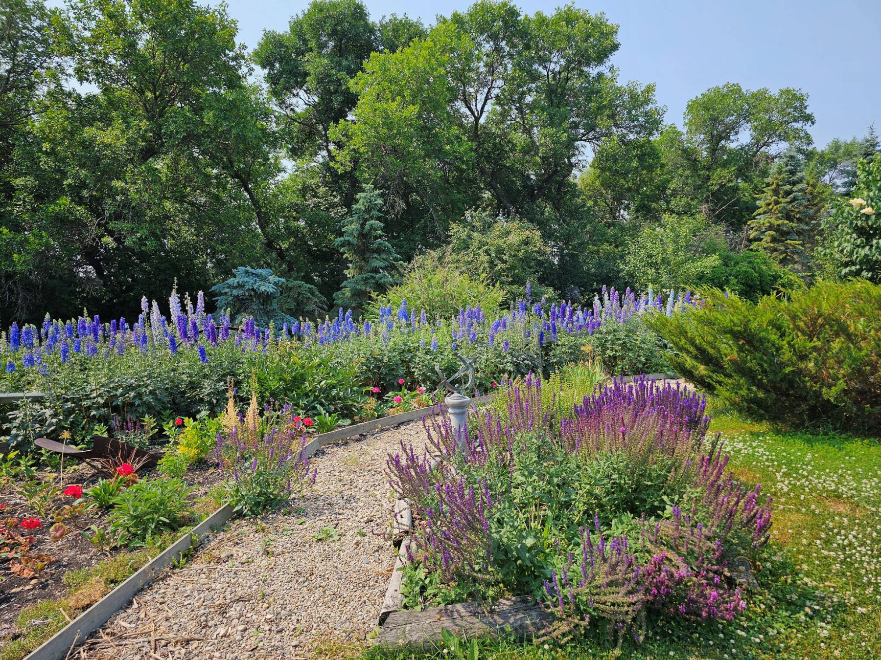  <p>Sandra Gowan has been growing flowers alongside her hops operation for many years.</p> 