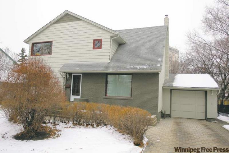 Old Tuxedo home screams 'potential' Winnipeg Free Press Homes