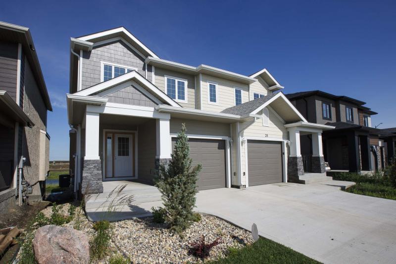 <p>When you add in the 600 square feet of livable space in the walk-out basement, the total livable square footage of 32 Landover Dr. in Bridgwater Trails comes to 2,272 sq. ft. (Mike Deal / Winnipeg Free Press)</p>