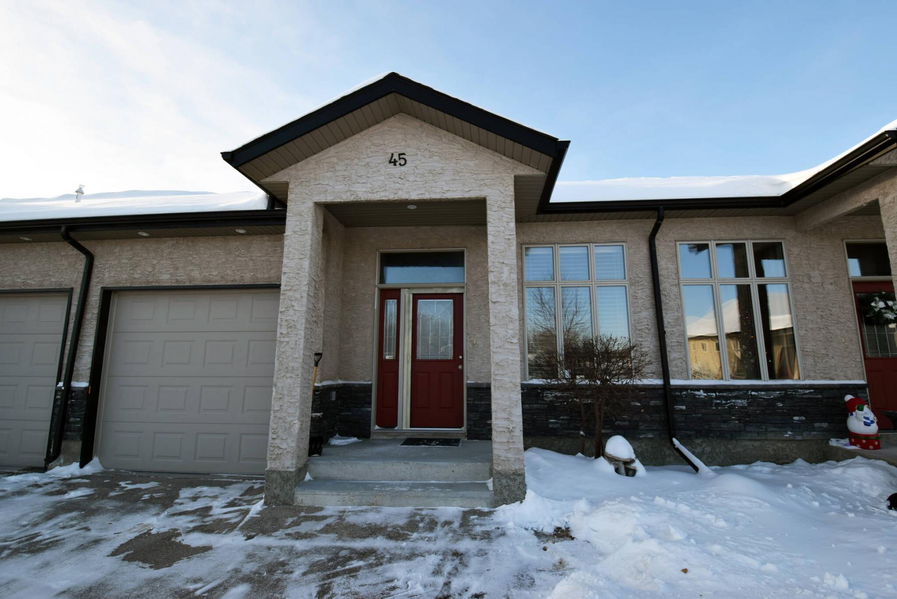 <p>Photos by Todd Lewys / Winnipeg Free Press</p><p>This attached bungalow-style condo is perfect for first-time buyers with its wonderful combination of affordability, style and livability.</p>