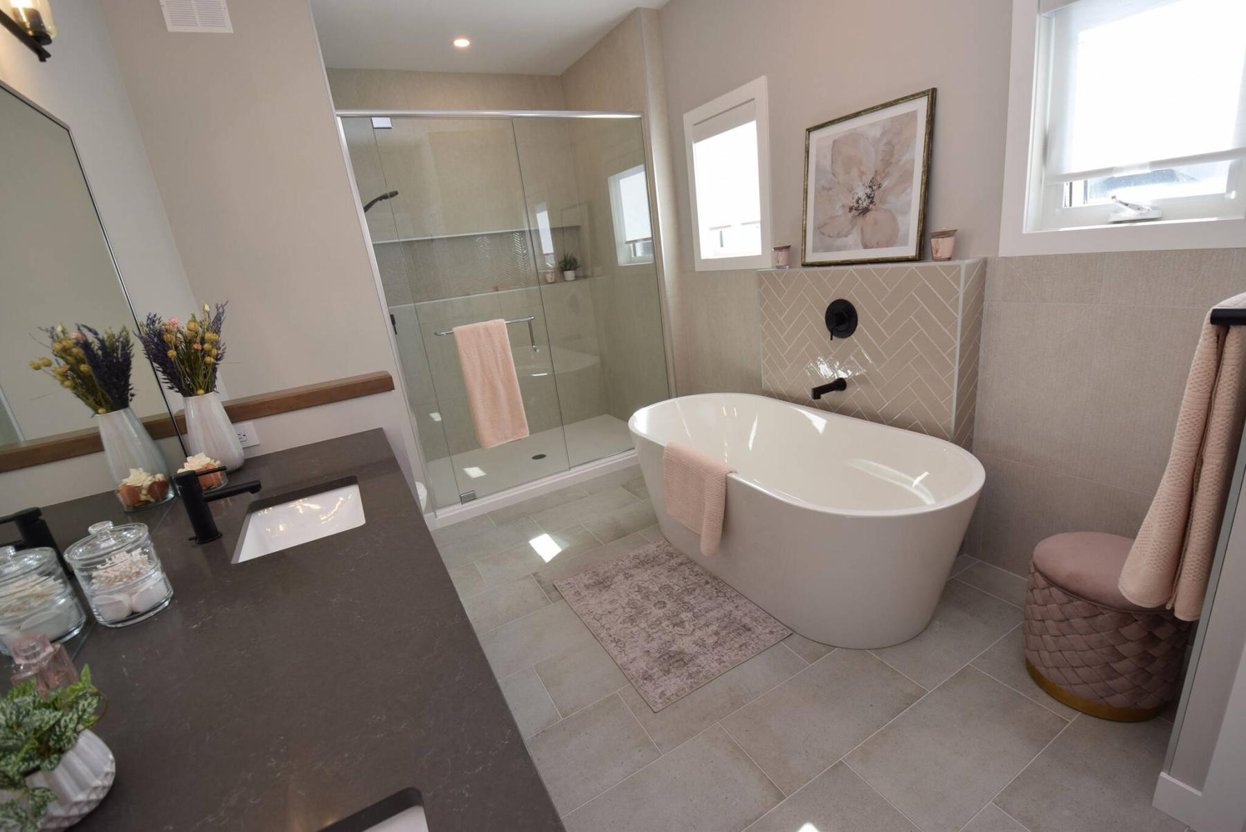  <p>TODD LEWYS / FREE PRESS</p>
                                <p>Spa-like amenities await in the elegant, beautifully finished ensuite.</p> 