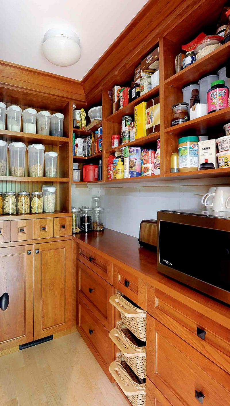 The Canadian Press
Cleaning out an over-cluttered pantry can be easy if you know what to keep or toss.