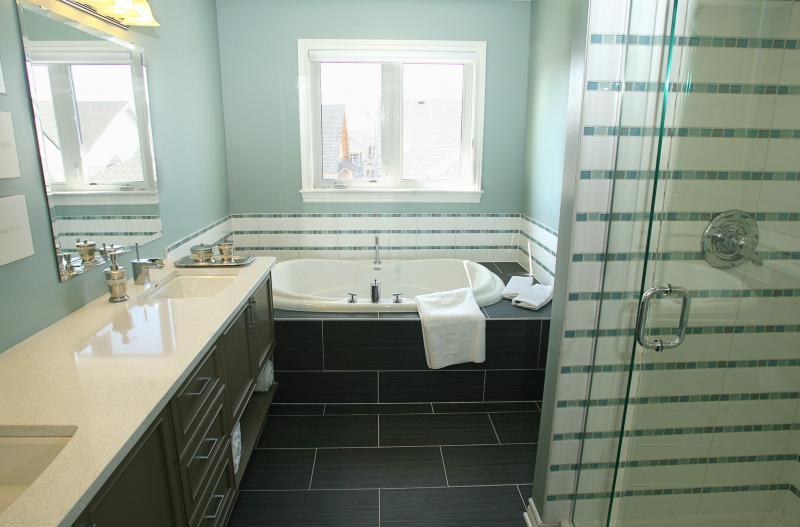 Glass block showers can look stunning in a modern decor.