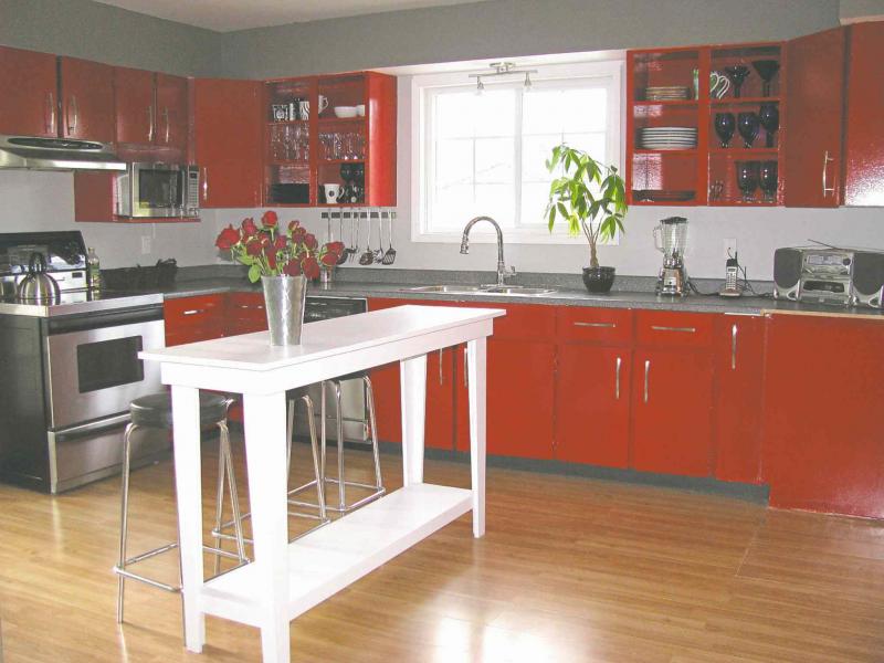 Janie Apostolakos / Victoria Times Colonist
Laminate flooring that squeaks is likely the result of either improper installation or movement between the floor and subfloor.
