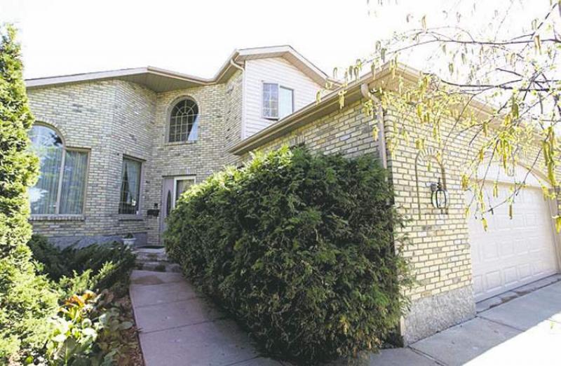 336 Lindenwood Drive E.