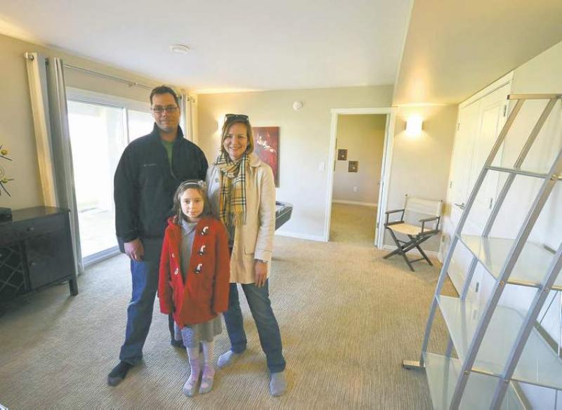 The Nortons -- Kevin, Michelle and Chelsea -- take advantage of the Spring Parade to look for design ideas, from carpet to finishes and paint colours.