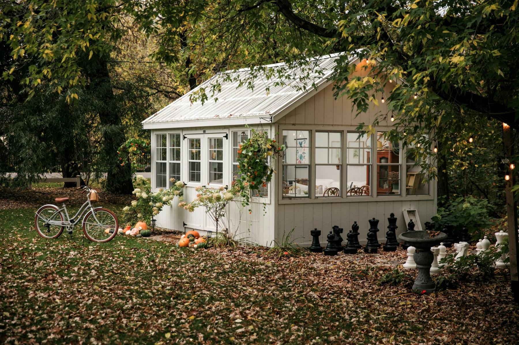  <p>Robyn Chubey photos</p>
                                <p>Robyn Chubey uses pumpkins to create a welcoming entrance to her greenhouse. </p> 