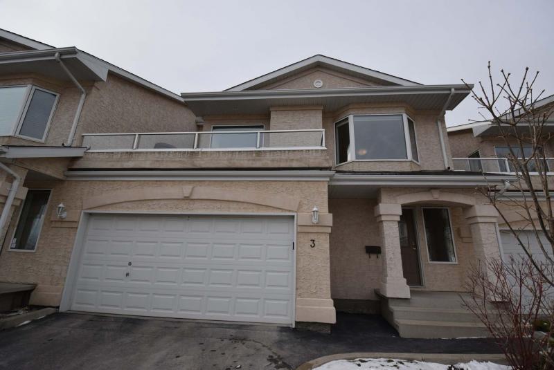 <p>TODD LEWYS / WINNIPEG FREE PRESS</p><p>Front view of the townhome at 3-360 Island Shore Blvd.</p>