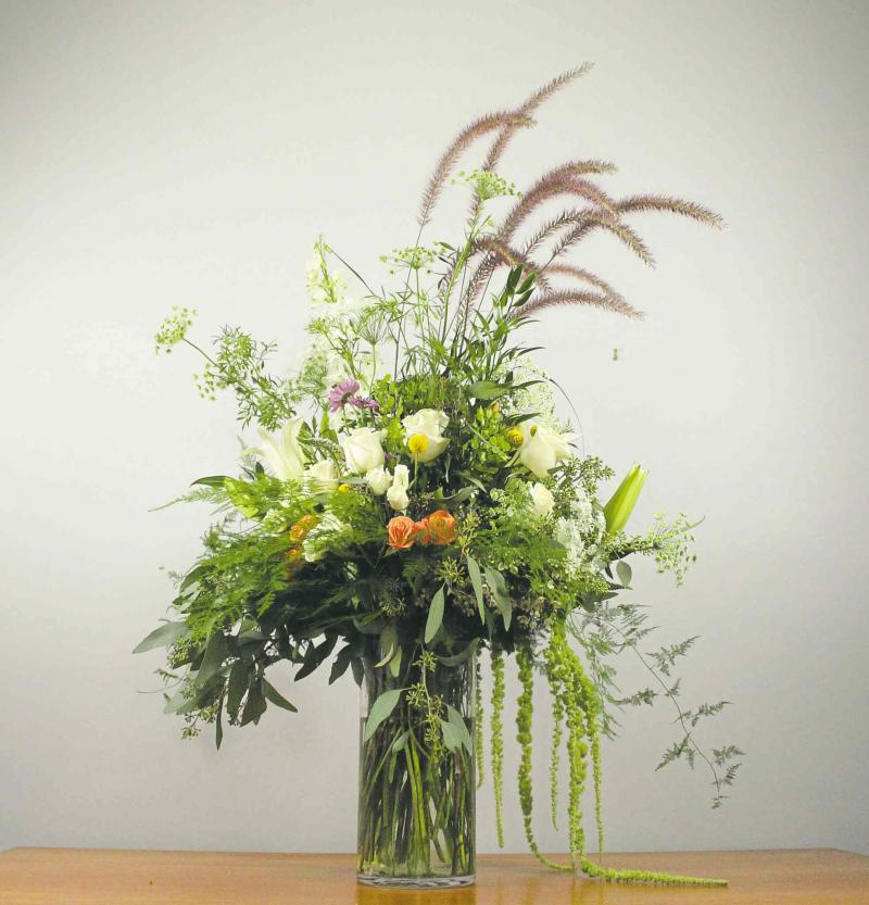 From a tangible fresh flower  arrangement to a carefully crafted illustration on note paper, botanical images connect us to the beauty of the natural world.