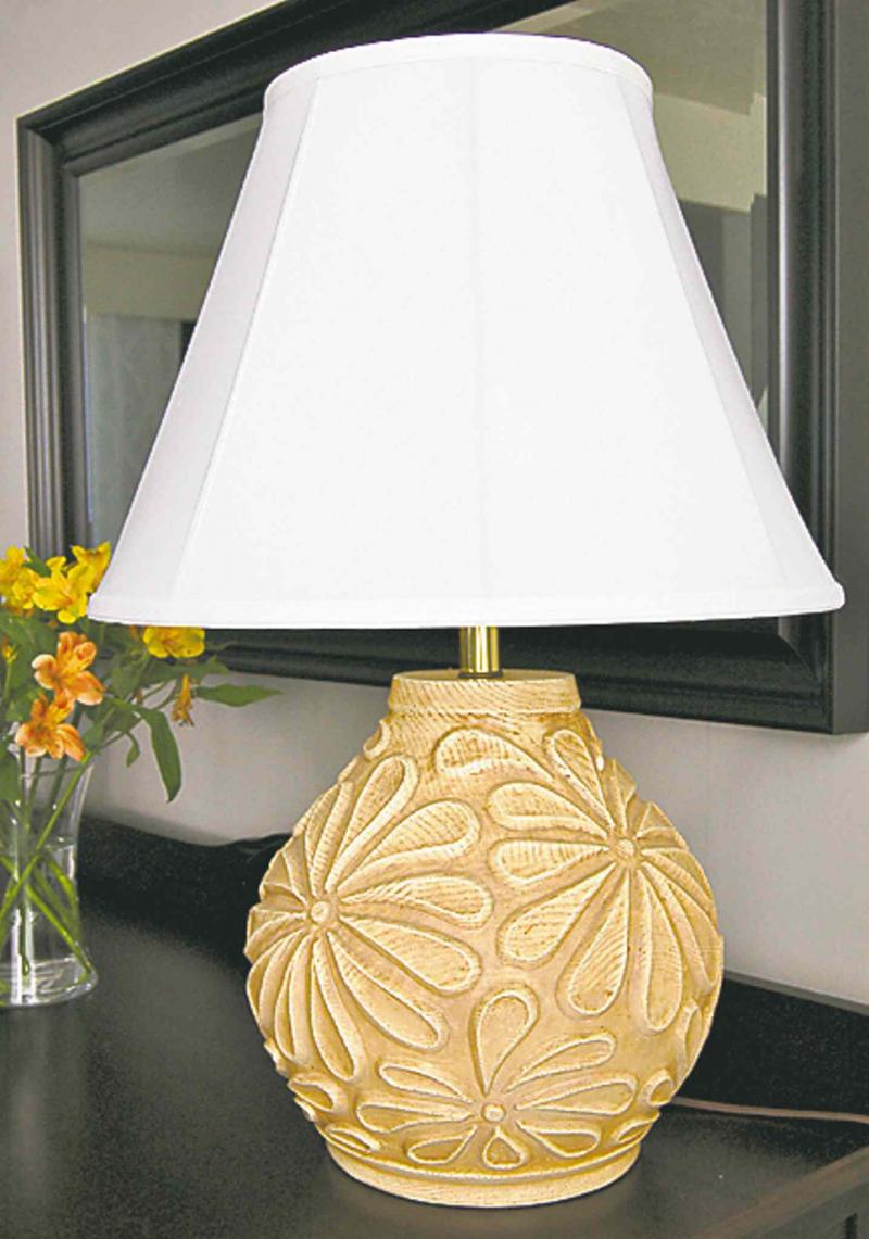 A sculpted daisy lamp cost under $5.