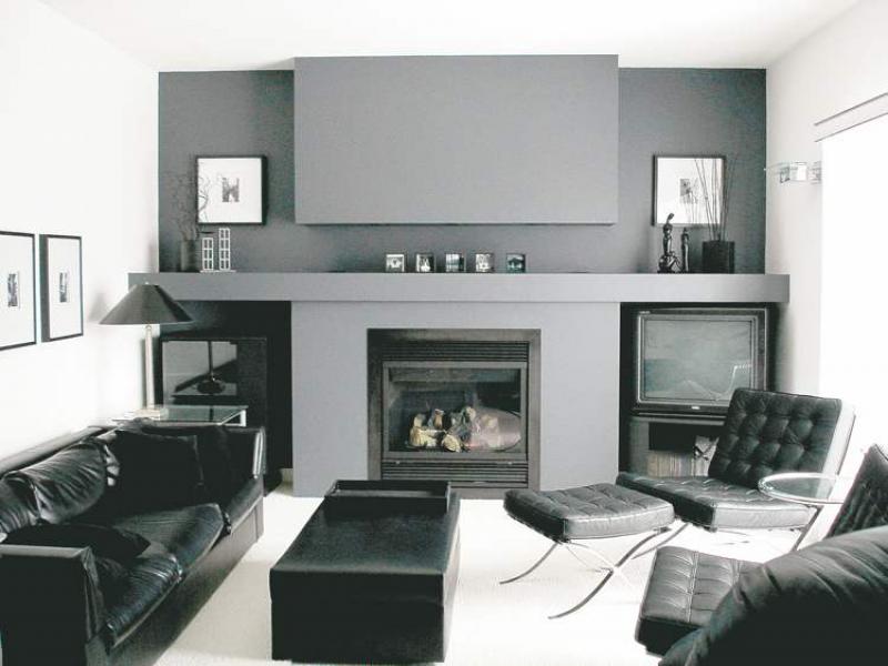 Black and white is a crisp, classic combination any time of the year, but is particularly resonant during the winter months.