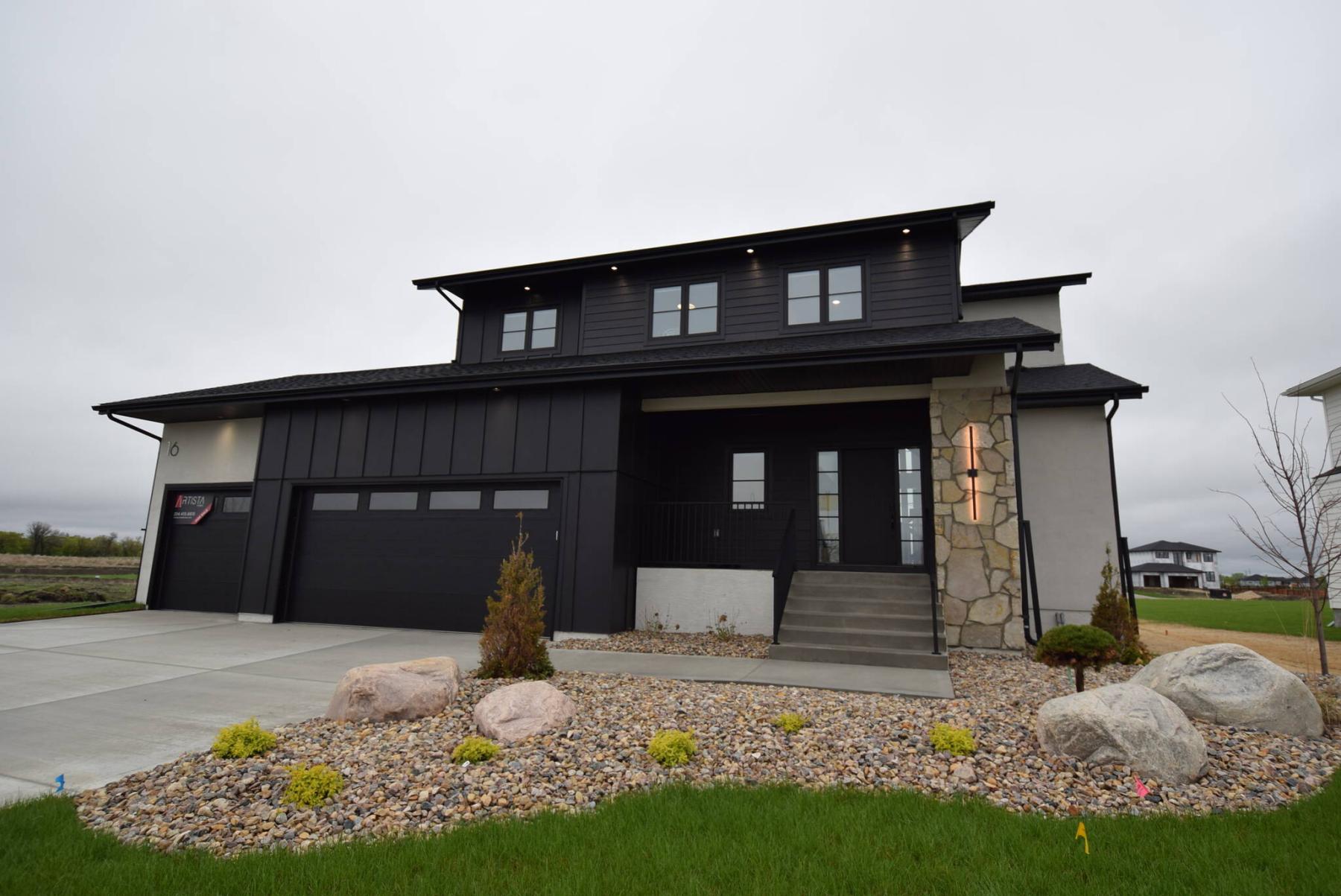  <p>Photos by Todd Lewys / Free Press</p>
                                <p>This large two-storey homes is filled with function and a wonderful mix of rich finishes.</p> 