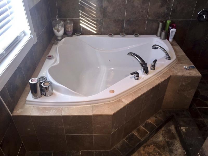 <p>Photos by Marc LaBossiere / Winnipeg Free Press</p><p>I introduced this great jacuzzi tub into the bathroom expansion during the second-floor build. </p>