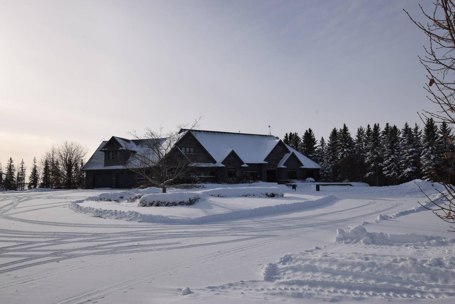  <p>Photos by Todd Lewys / Winnipeg Free Press</p>
                                <p>This cabover-style home, which was custom built in 2007, is a practical work of art from start to finish.</p> 