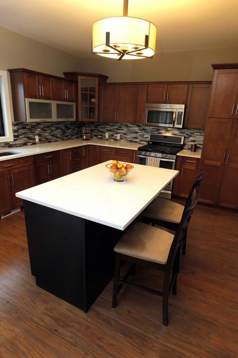 <p>BORIS MINKEVICH / WINNIPEG FREE PRESS</p><p>NEW HOMES - 4553 Roblin Boulevard. Kitchen island. Nov 14, 2016</p>