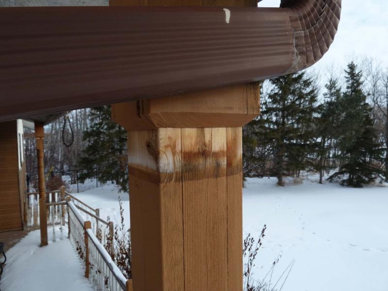 <p>Laurie Mustard / Winnipeg Free Press </p><p>As you can see from where the stain ends on the post, the deck has dropped considerably with the dry weather.</p></p>